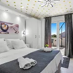 Beautiful Apartment In Vodice With Swimming Pool Apartment