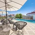 Beautiful Apartment In Vodice With Swimming Pool *
