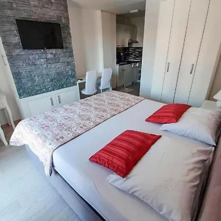 Apartment Awesome In With House Sea View *