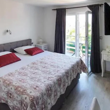 Apartment Awesome In With House Sea View *
