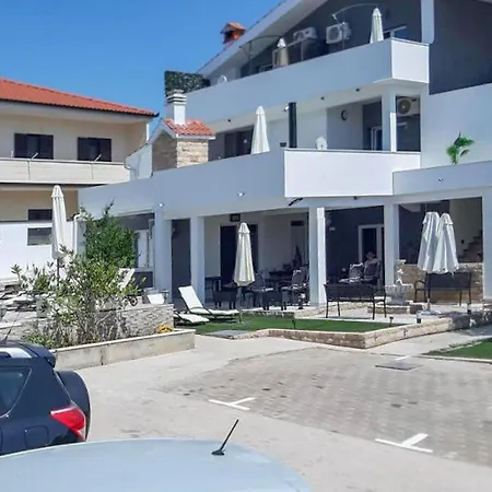 Apartment Awesome In With House Sea View Vodice