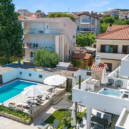 Beautiful Apartment In Vodice With Swimming Pool * Vodice