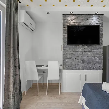 Beautiful In With Swimming Pool Apartment *