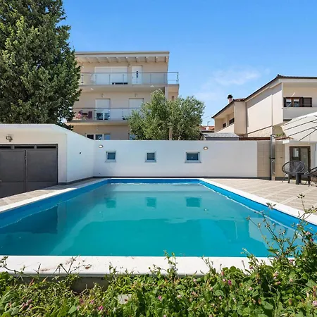Apartment Beautiful In With Swimming Pool *
